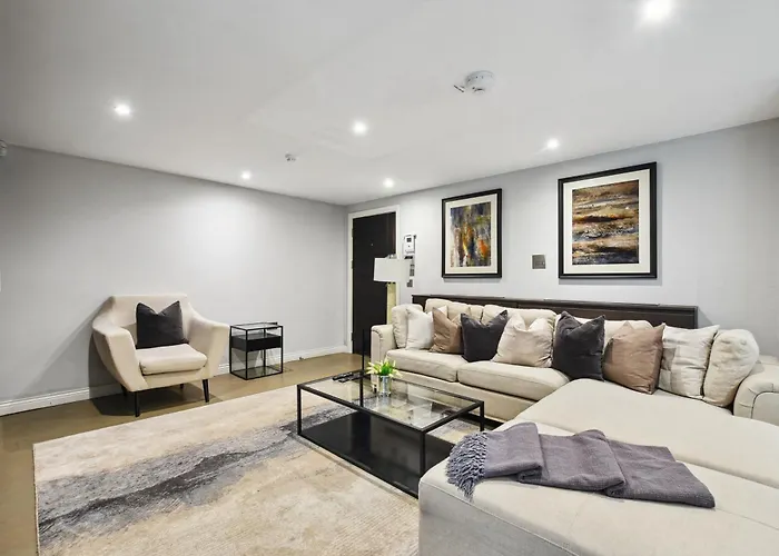 Buckingham Palace Residences By Aeria Apartments