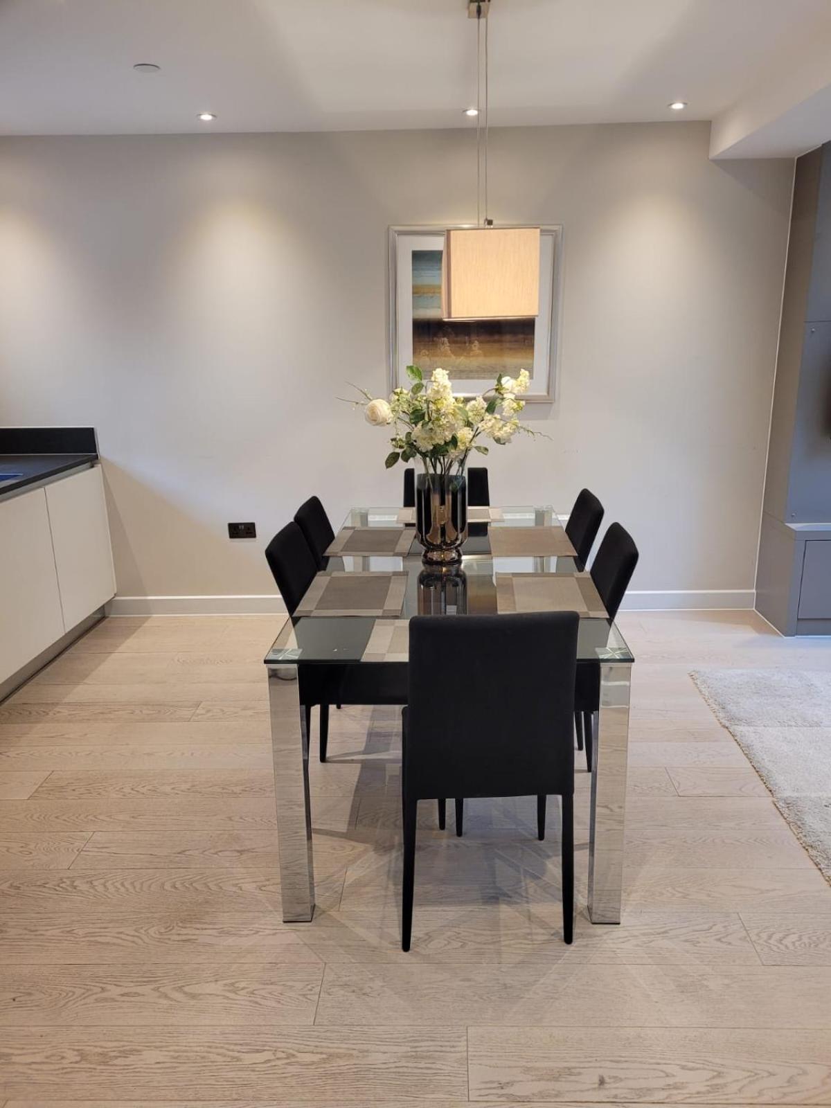 Buckingham Palace Residences By Aeria * Londen